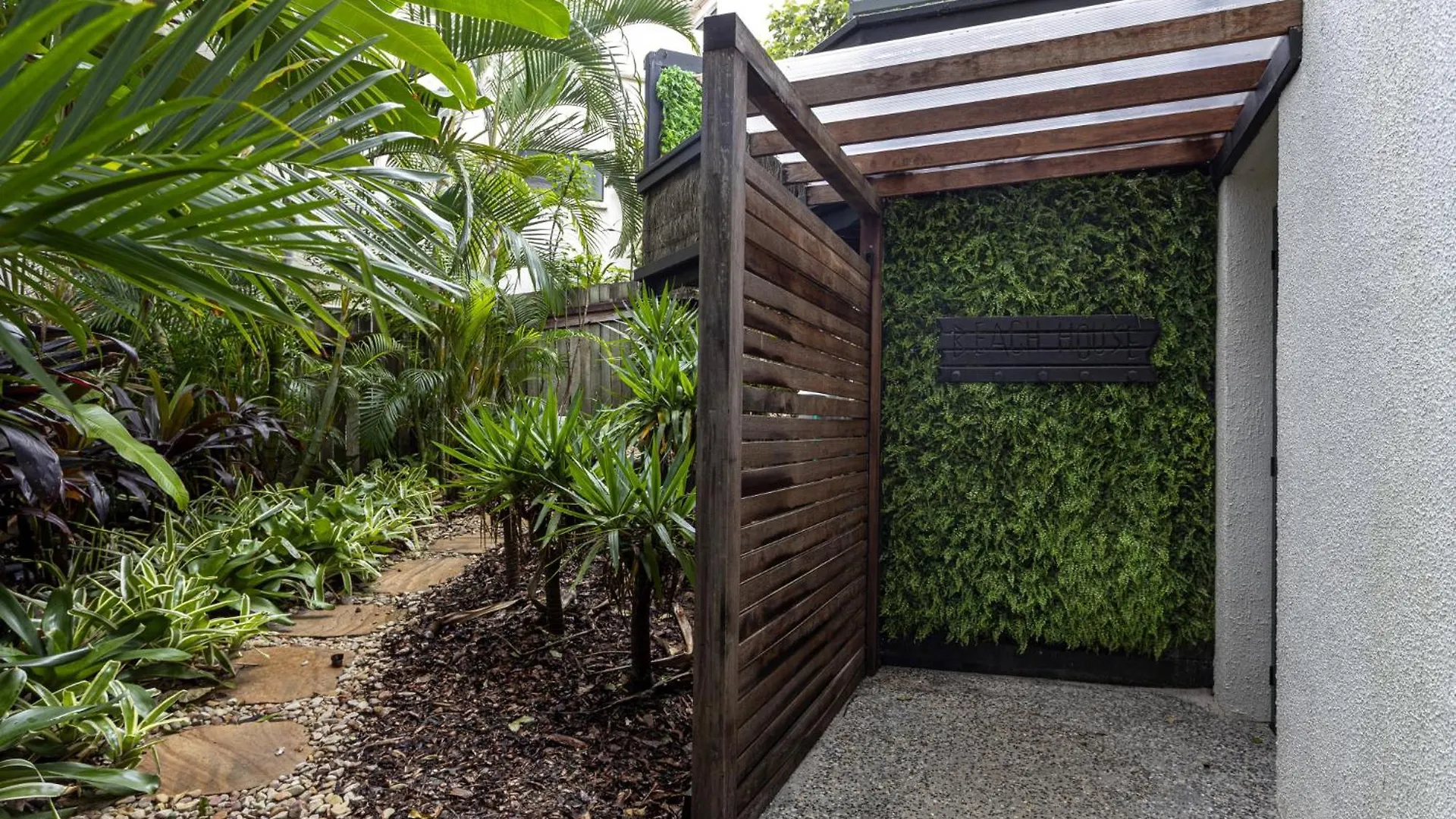 Holiday home Beachside 2-Bed House With Pool, Courtyard & Bbq Sunshine Beach Australia